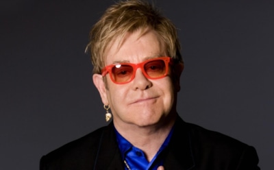В США Элтон Джон отменил концерт за пять минут до его начала