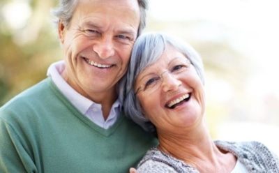 Опрос: 50% россиян назвали болезни главным признаком старости