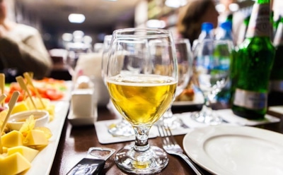 Безалкогольное пиво назвали худшим выбором для бывших алкоголиков