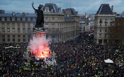 Во Франции рекордно задержали более 1,7 тыс протестующих