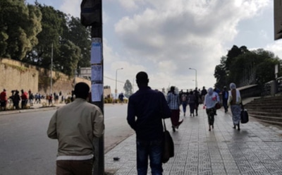 Оптическую иллюзию со столбом обсуждают в Сети