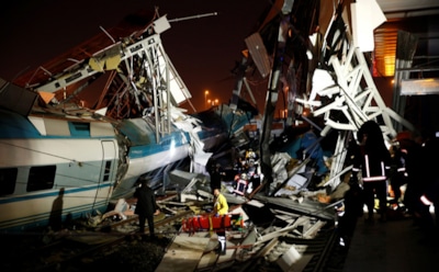 При столкновении двух поездов в Турции погибли семь человек