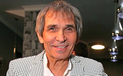 7 звезд с проблемами со слухом