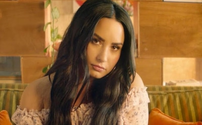 Самой популярной песней года стал трек Solo группы Clean Bandit