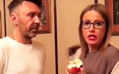 Шнуров высмеял Собчак за попытку остановить слухи о разводе