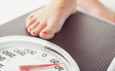 Диетологи: на новогодние застолья приходится половина набранного за год веса