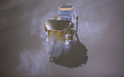 На обратную сторону Луны впервые сел космический аппарат