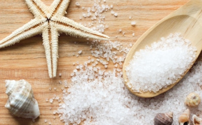Эксперты: морская соль вреднее обычной