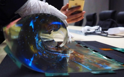 LG создала сворачивающийся в рулон телевизор