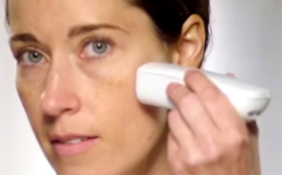 P&G создала гаджет для закрашивания пигментных пятен на лице