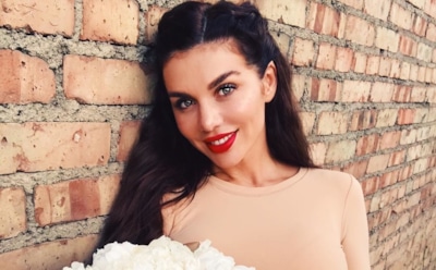 Анна Седокова вернулась к огненно-рыжему цвету волос