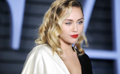 Майли Сайрус отреагировала на слухи о беременности