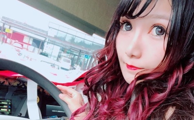 Японская дальнобойщица стала звездой соцсетей