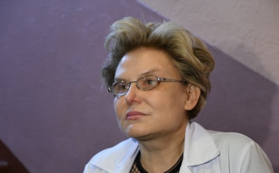 Елену Малышеву раскритиковали за увлечение «уколами красоты»