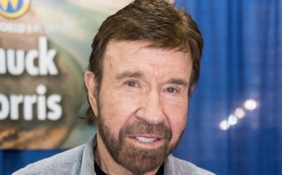 Чак Норрис готовится к забегу со своими двойниками