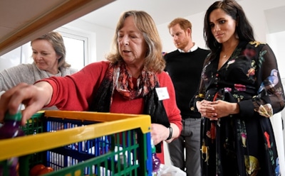 Меган Маркл оставила послания на бананах женщинам легкого поведения