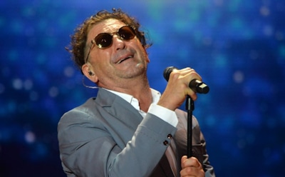 «Рюмка водки на столе» стала самой популярной песней среди россиян на Новый год