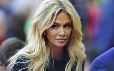 Викторию Лопыреву с сыном выписали из клиники