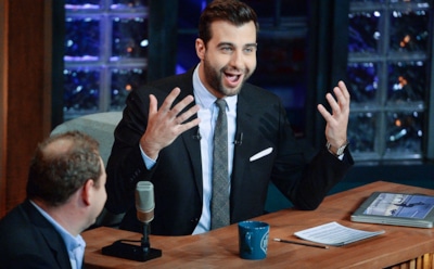 В «Вечернем Урганте» показали пародию на поющих Ткачева и Дворковича