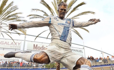 Дэвиду Бекхэму поставили памятник в США