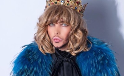 В Москве Сергей Зверев устроил пикет у стен Кремля