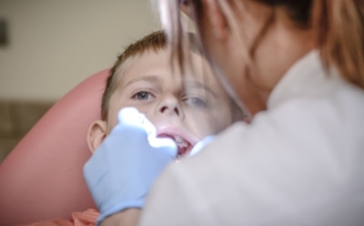 Ученые: проблемы с зубами связаны с развитием рака толстой кишки