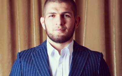 Хабиба подвергли критике за снимок в костюме