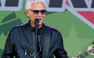 Александр Маршал не спешит жениться на 25-летней избраннице