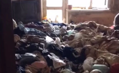 Матери «девочки-маугли» не хватало времени и сил убрать в квартире