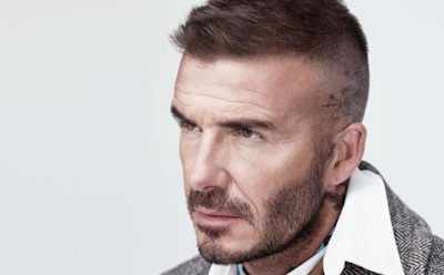 Дэвида Бекхэма разыграли, подменив статую уродливой версией