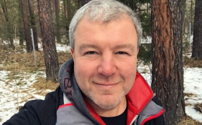 Александр Робак пришел на премьеру с травмированной рукой