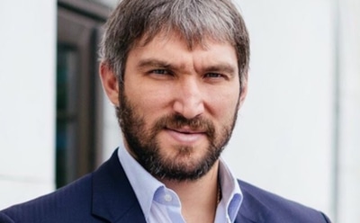 Александр Овечкин разозлился, получив пирогом в лицо