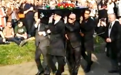 Фанаты The Prodigy устроили пляски на похоронах Кита Флинта