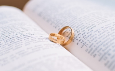 В России депутат предложил забирать фамилии мужей у бывших жен