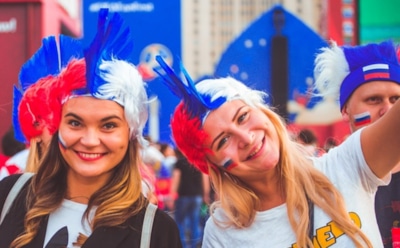 Опрос: более половины россиянок не считают себя красивыми