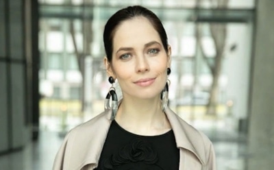 Юлия Снигирь показала снимок из 90-х со своей мамой "на стиле"