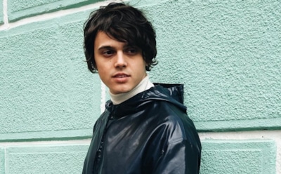 Alekseev закрутил роман с новой вокалисткой «ВИА Гры» Ульяной Синецкой