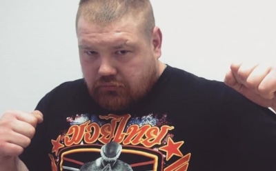 Боец MMA Вячеслав Дацик проиграл поединок Артему Тарасову