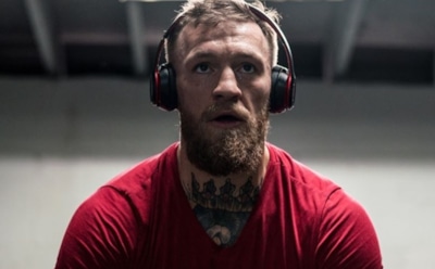 Конор Макгрегор поздравил Овечкина с нокаутом в драке со Свечниковым