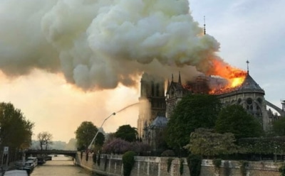 Собчак объяснила пожар в Нотр-Даме требованиями французов повысить зарплаты