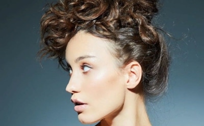 "В это сложно поверить": Виктория Дайнеко сравнила свои фото с макияжем и без