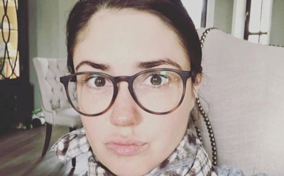 Агата Муцениеце пожаловалась на "адскую боль" в шее