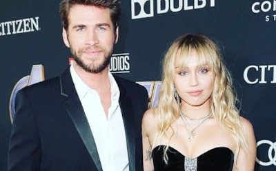 Майли Сайрус "взорвала" Сеть, лизнув Лиама Хемсворта