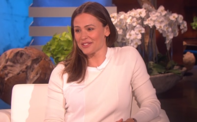 Дженнифер Гарнер ответила на слухи о рождении общего ребенка с Риз Уизерспун