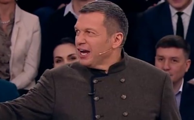 «Пусть попробуют»: Соловьев об идее раздавать украинские паспорта в РФ
