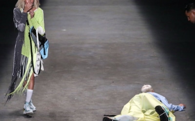 В Бразилии погиб манекенщик, запутавшись в шнурках на подиуме