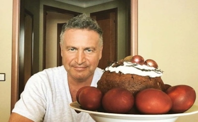 "Ничего давно не свято": Агутин в стихах поздравил россиян с Пасхой