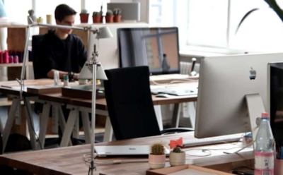 Сомнолог прокомментировал идею сократить рабочую неделю зимой