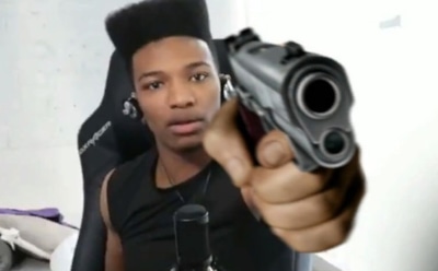 В США спецназ ворвался на трансляцию к блогеру и увёз его к психиатру