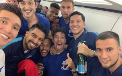 ФК "Зенит" — досрочный чемпион России: уникальное достижение Семака и бурная реакция команды